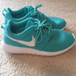 Women’s Nike’s perfect condition